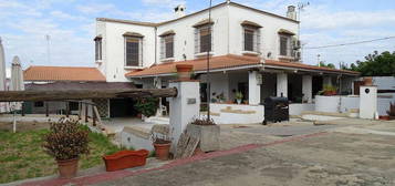 Chalet en Castilleja del Campo