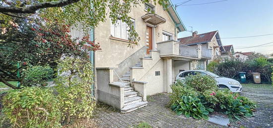 Maison 2 étages  à vendre, 5 pièces, 4 chambres, 132 m²