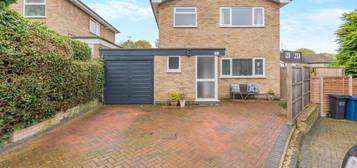 3 bedroom link detached house for sale