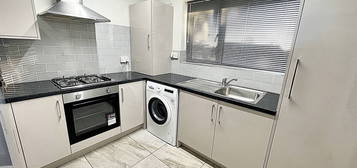 3 bed flat to rent