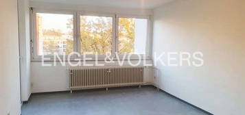 Gut geschnittene Zwei-Zimmer-Whg. mit Balkon • WG-tauglich