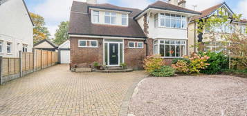 6 bedroom detached house for sale