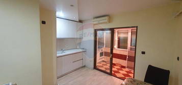 Apartament cu 3 camere de vanzare in zona Casa Sindicatelor