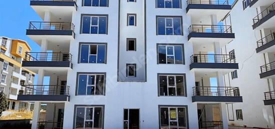 ERGÜÇ EMLAK'TAN AKÇALAR'DA 3+1 SIFIR SATILIK DAİRE