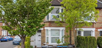 2 bed maisonette to rent