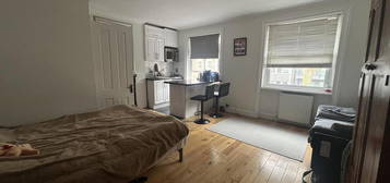 Studio to rent