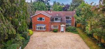 5 bedroom detached house for sale