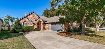 6069 Cypress Cove Dr, The Colony, TX 75056