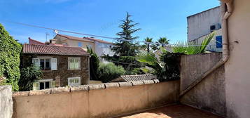 COGOLIN - Appartement de type 3 avec terrasse en plein coeur de Cogolin