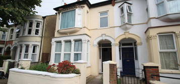 2 bed flat to rent