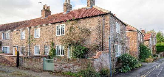 Terraced house to rent in Main Street, Heslington, York YO10