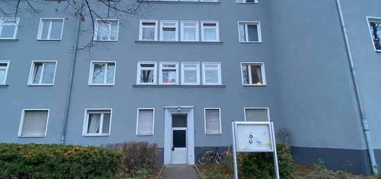 *NEU* 2,5-Zimmerwohnung mit Wintergarten in Tempelhof!