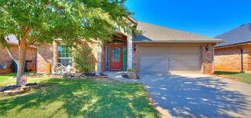 15913 Sky Run Dr, Edmond, OK 73013