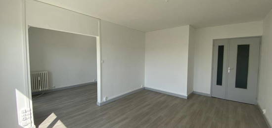 Location appartement 4 pièces 74 m²