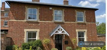 3 bedroom detached house