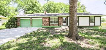 326 SW 5th St, Blue Springs, MO 64014