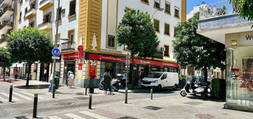 Piso en calle Asunción, Los Remedios, Sevilla