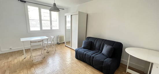 Studio meublé  à louer, 1 pièce, 23 m², Étage 2/9