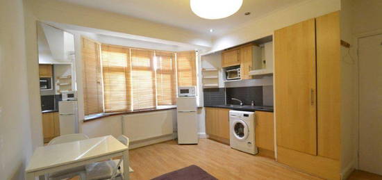 Studio to rent in Gunnersbury Avenue, Acton W3