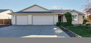 8508 Cord Dr, Pasco, WA 99301