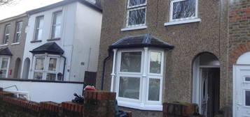 Terraced house to rent in Queens Road, Southall UB2