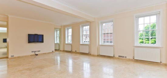 Flat to rent in Duchess Of Bedford House, Kensington W8