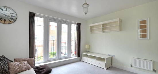 Flat to rent in Montrose Court, Wren Lane, Ruislip HA4