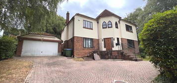 5 bedroom detached house