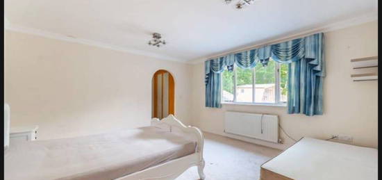 Studio to rent in Kewferry Drive, Greater London HA6