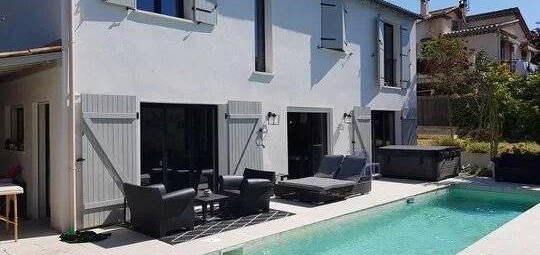 Vente villa 6 pièces 195 m²