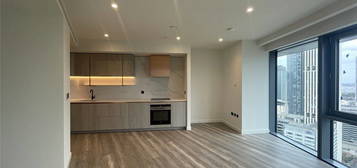 Studio to rent in Aspen, 50 Marsh Wall, Canary Wharf E14