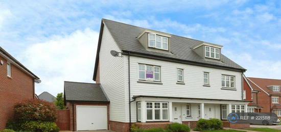 3 bedroom semi-detached house