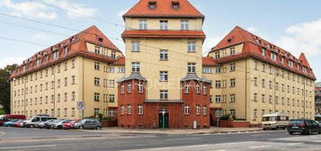 In beliebtem Szeneviertel: Gepflegte EG-ETW mit BLK in schickem, denkmalgeschütztem Altbau-Ensemble