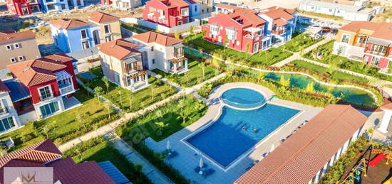 Plaja yakın şık sitede EŞYALI 2+1 UZUN DÖNEM KİRALIK DAİRE!