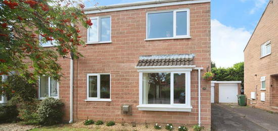 4 bedroom semi-detached house for sale