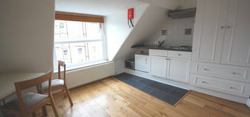 Studio to rent in Chiswick High Road, London W4