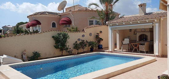 Chalet en avenida Del Recorral en Ciudad Quesada, Rojales