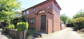 1 bedroom semi-detached house to rent