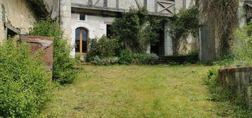 Maison ancienne dans un cadre idyllique avec une jolie vue