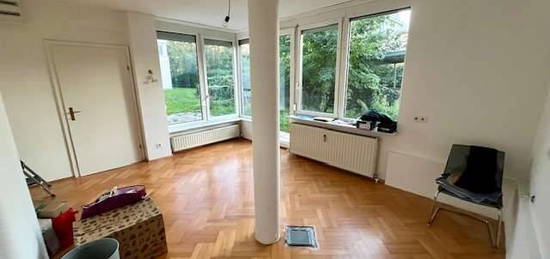 43m² große 1,5 Zimmer Wohnung & Küche und 60m² Terrasse mit zumietbarem Tiefgaragenplatz