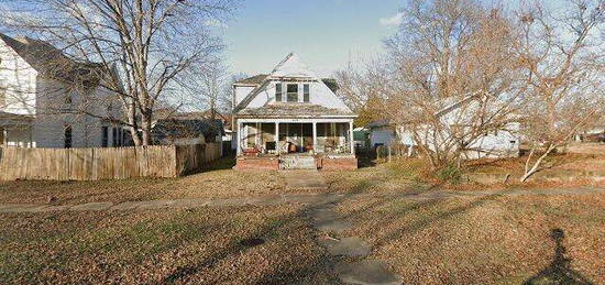 608 E  Main St, Independence, KS 67301