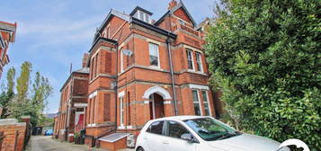 Flat to rent in Pelham Road, Gravesend, Kent DA11