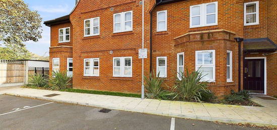 Flat for sale in Wrotham Road, Welling DA16