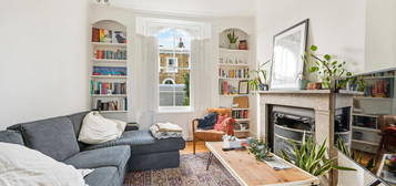 Terraced house to rent in Raleigh Street, London N1