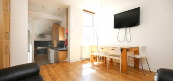 Maisonette to rent in Grosvenor Road, Jesmond, Newcastle Upon Tyne NE2