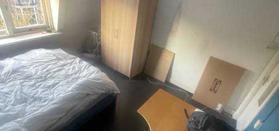 Mooie kamer, 14.4 M, gemeubileerd