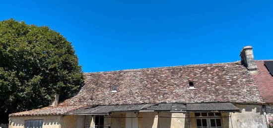 Maison de bourg à rénover, avec jardin