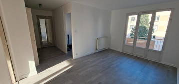 Appartement T3 55m2 avec cave - Résidence au calme - Etat neuf