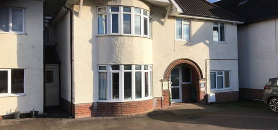 Room to rent in Felixstowe Road, Ipswich IP3