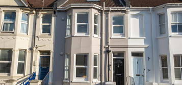 6 bedroom terraced house